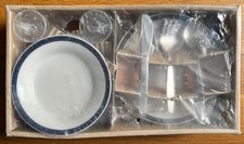 Posate bicchieri piatti