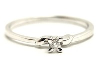 18k White Gold Solitaire