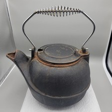 Antica pentola in ghisa