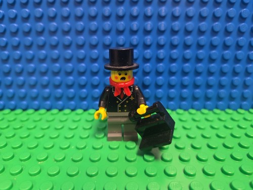 Lego caroler minifigure - caroler,