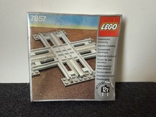 LEGO 7857 Crossing, Binario