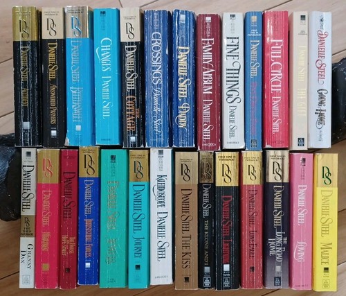 Lot danielle steel - of, 62