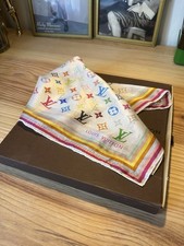 Foulard en soie Louis Vuitton