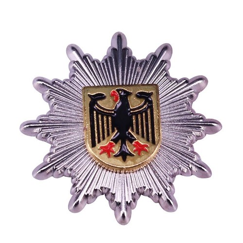 Spilla distintivo berretto