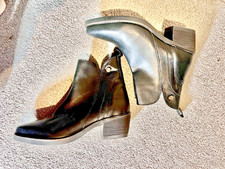 Splendidi stivali stivaletti