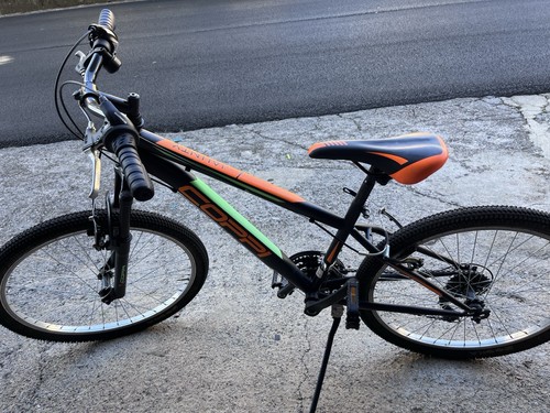 Mountain bike nera - mountain,
