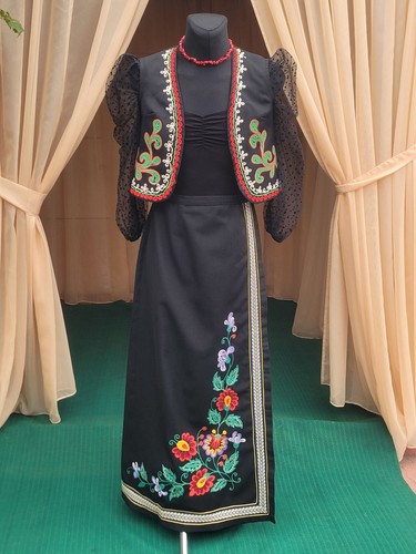 Costume vintage ucraino