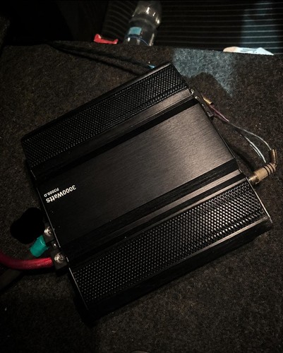 Amplificatore auto - amplificatore,