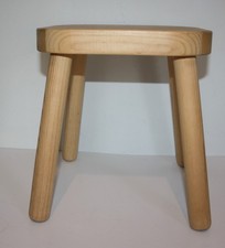 Sgabello in legno seggiolino