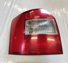 Fanale posteriore 8E9945095. Sinistro AUDI A4 (8E) 3.0 V6 30V SW 5p/b/2976cc