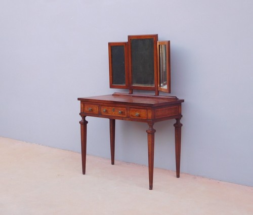 Tavolino toilette con specchio