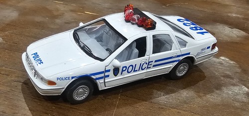 Kinsmart polizia chevy - 1/43,