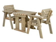 Set tavolo e sedie in legno