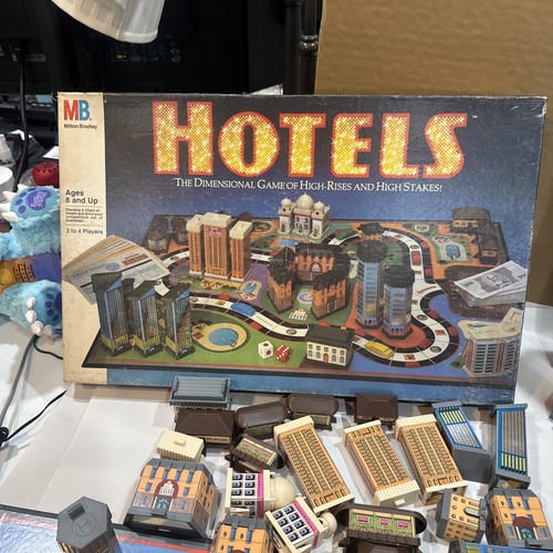 Milton bradley 1987 hotels - milton,