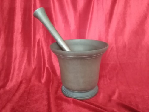 Vecchio mortaio bronzo - mortaio, com
