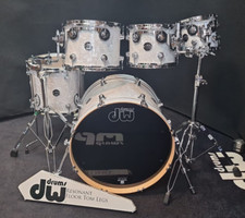 DW Performance Drumset White