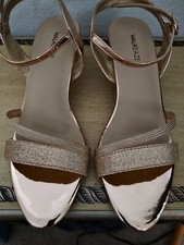 womens Fancy sandals size 8