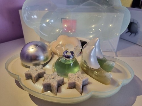 Pupa set plumes plume - pupa,