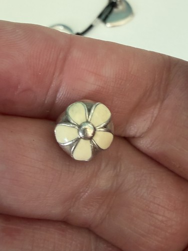 Charm clip margherita smalto