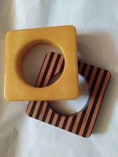 EMPORIO ARMANI coppia di bracciali quadrati giallo+legno