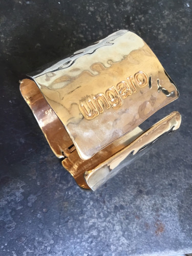 Imposant bracelet articulé