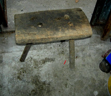 ANTICO  PICCOLO SGABELLO PER