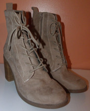 Universal Thread Goods Taupe