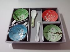 Colorato set tazze, ciotole e