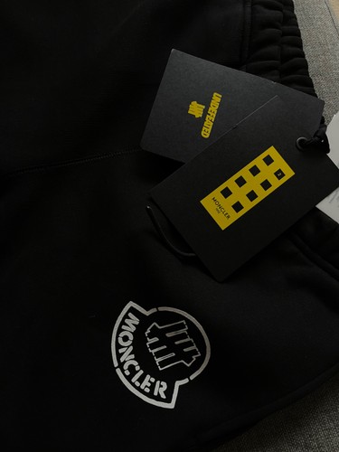 Moncler joggers imbattuti - moncler,