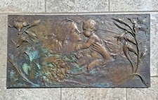 FUSIONE IN BRONZO - ALTORILIEVO CON DONNA E PUTTO  cm. 65x28 Kg. 5