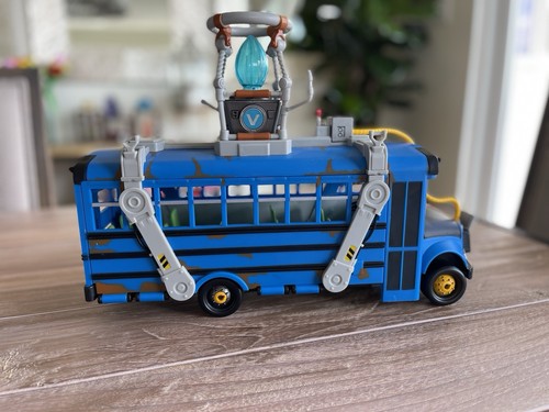 Epic fortnite battle bus - fortnite,