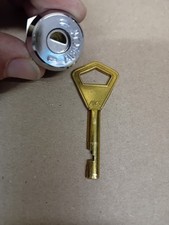 TELEFONO pubblico  A Gettoni