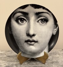 Fornasetti Piastra da Parete PTV082X Tema E Variazioni n.1 Formasetti-Milano 10 3/8”