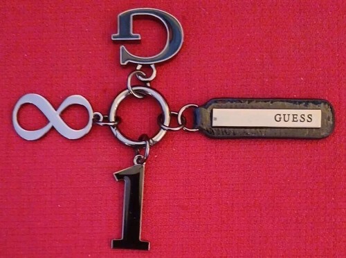 Raro guess portachiavi nero - guess,