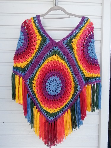 Poncho all uncinetto - poncho, *