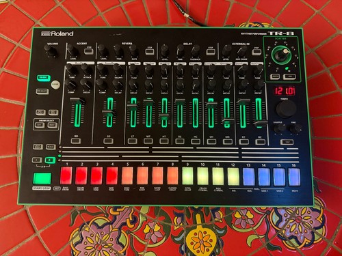 Roland tr8 drum - roland, /