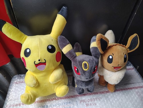 Pokemon centro pikachu - pokemon, umbreon
