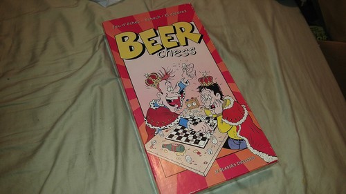 Raro gioco scacchiera - scacchiera, birra