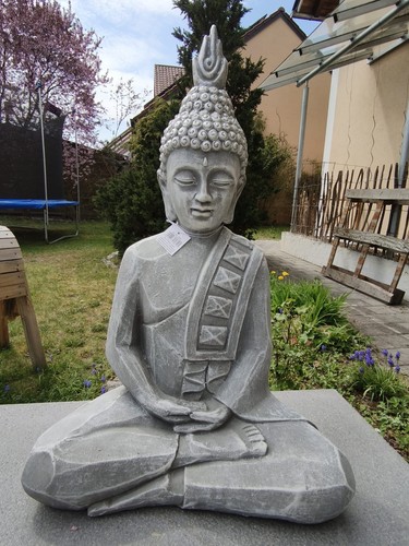 Stupendo buddha seduto grigio - seduto,