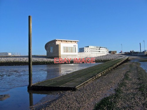 Photo rnli hovercraft station - ,