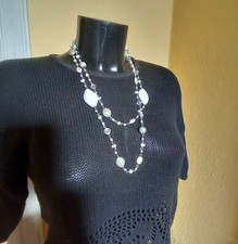 Collana lunga bianca/argento vintage anni 90