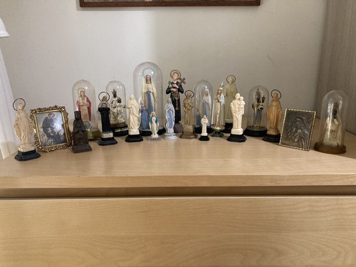Vecchie statuine campane con - vecchie,