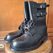 Anfibio militare in pelle nera