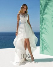 Abito da sposa davanti corto