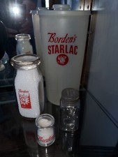 Borden Tupperware Container