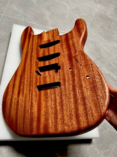 Aaaaa corpo chitarra - chitarra, elettrica