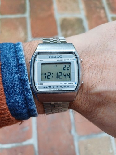 Seiko alarm chronograph - seiko, lcd