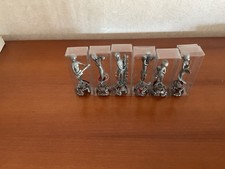 6 STATUETTE IN PELTRO CESELLATO A MANO