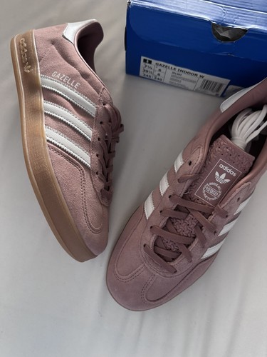 Adidas gazelle sneaker - 7.5,