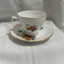 Set tazze da tè e piattini